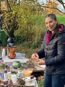 LV-Kneipp-Vorarlberg-Raeuchern-in-die-dunkle-Zeit_19_11_2022-15_20_13 LV-Kneipp-Vorarlberg-Raeuchern-in-die-dunkle-Zeit_19_11_2022-15_20_13