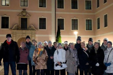 165451972-Gruppe-vor-Schloß-Gayenhofen 165451972-Gruppe-vor-Schloß-Gayenhofen