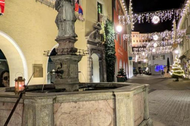 184330759-Stadtbrunnen 184330759-Stadtbrunnen