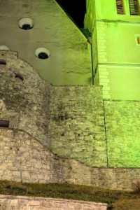 185618411-Burg-mit-Kirche 185618411-Burg-mit-Kirche